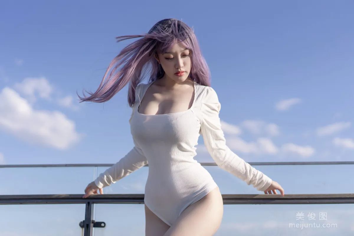 [网红COSER写真] 动漫博主脱尾巴Mizuki - 天台 套图