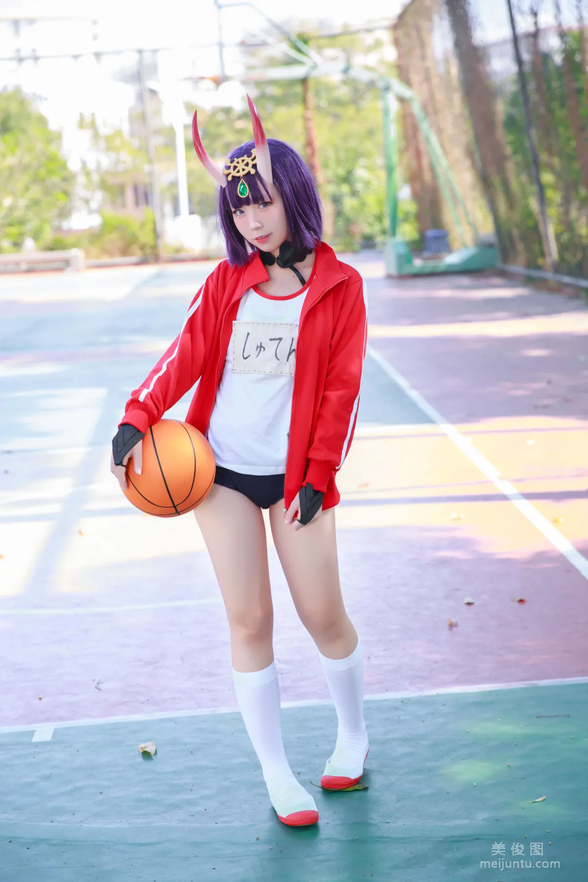 [网红COSER写真] 动漫博主G44不会受伤 - 酒吞体操服 写真套图