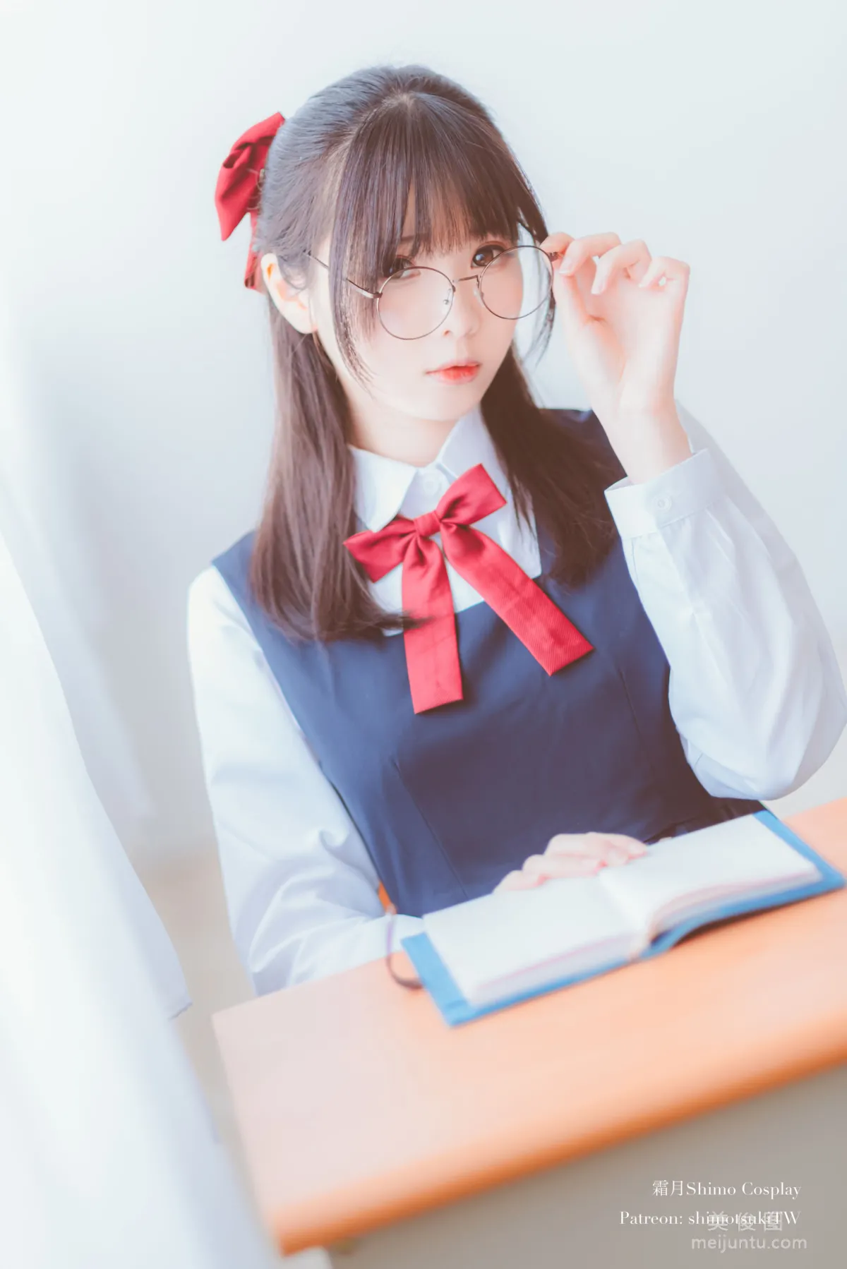 [网红COSER] 微博妹纸霜月shimo - JK校服的诱惑
