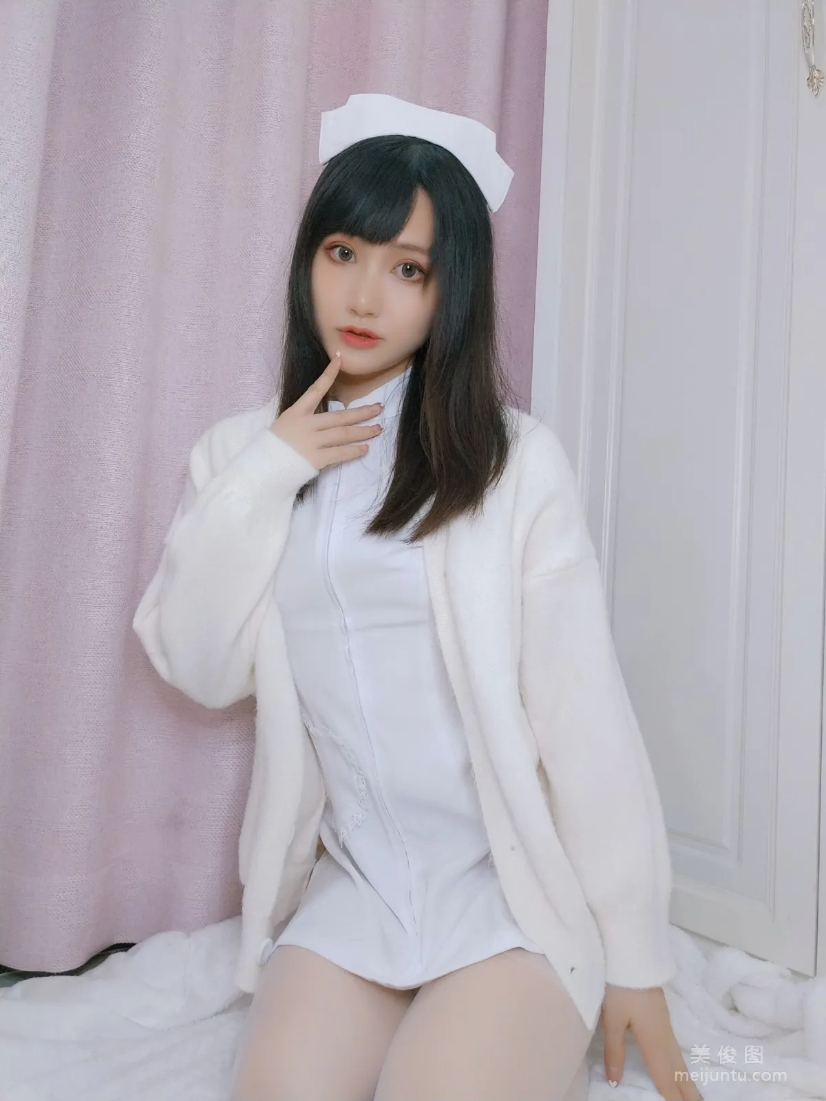 [网红COSER写真] 木之本果 - 看护妇 套图