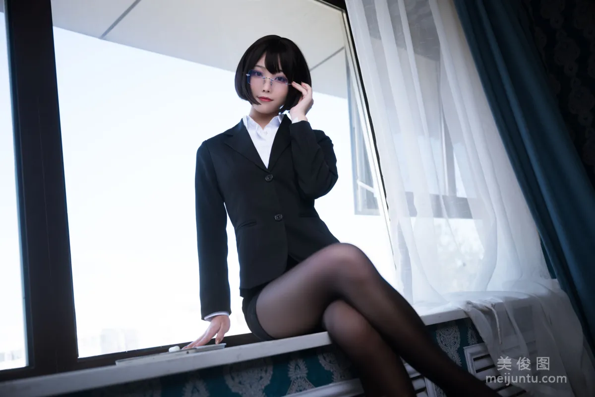 Cosplay汪知子 - 黑丝OL 套图