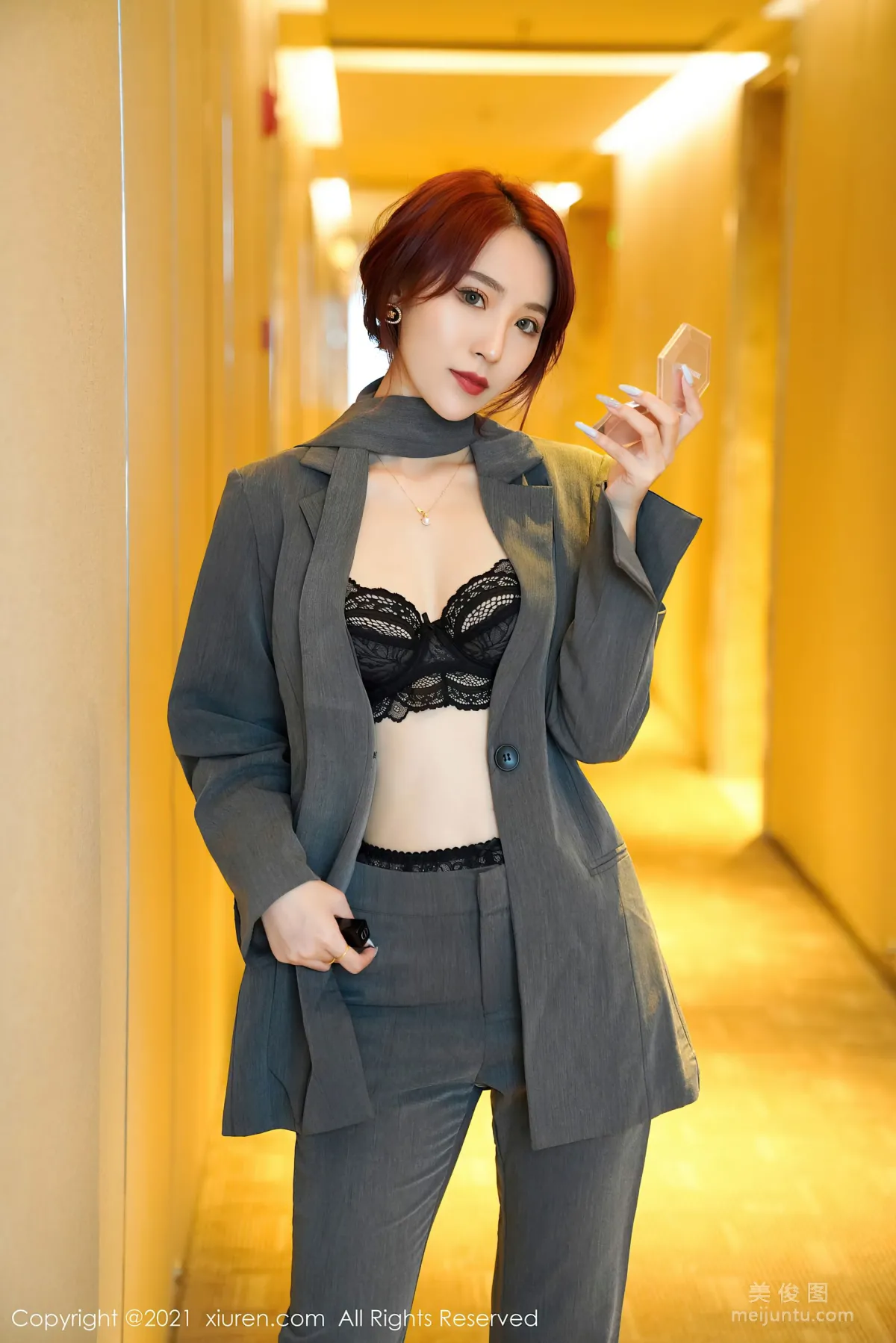 [秀人XIUREN] No.3368 周慕汐baby - 经典职场职业OL制服