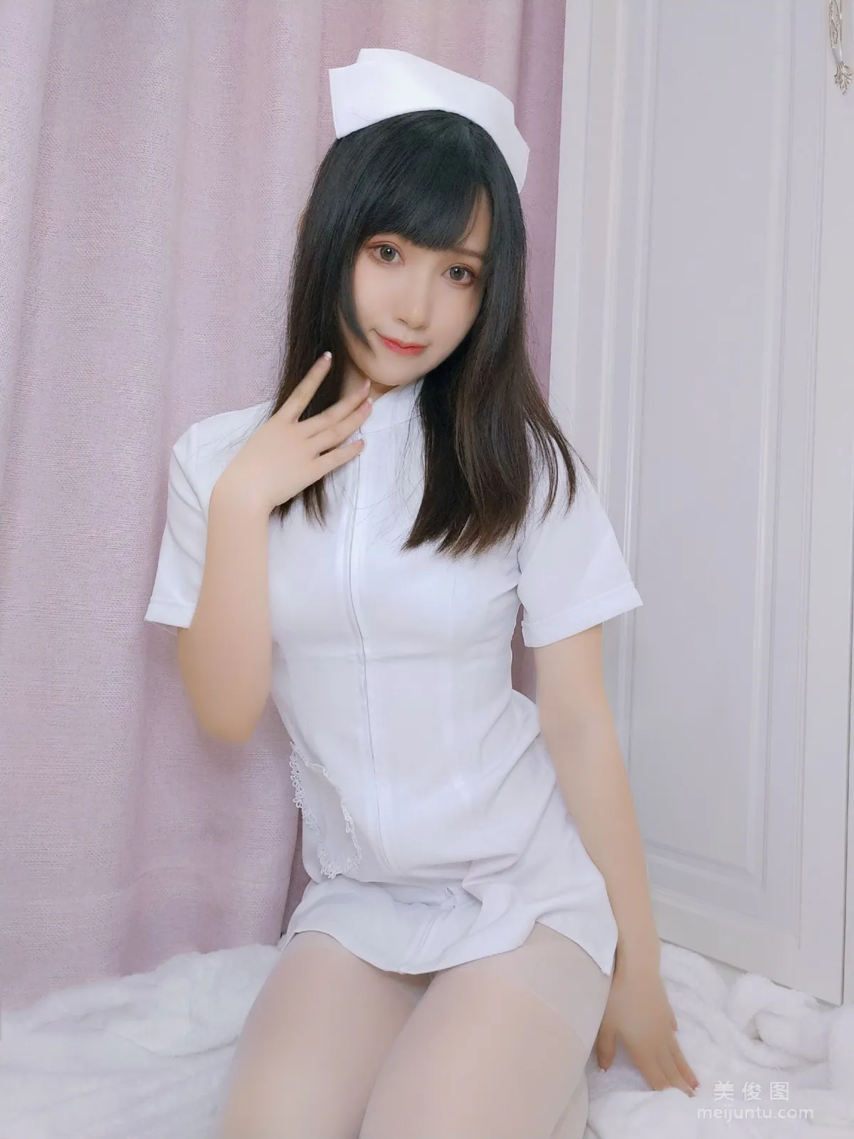 [网红COSER写真] 木之本果 - 看护妇 套图