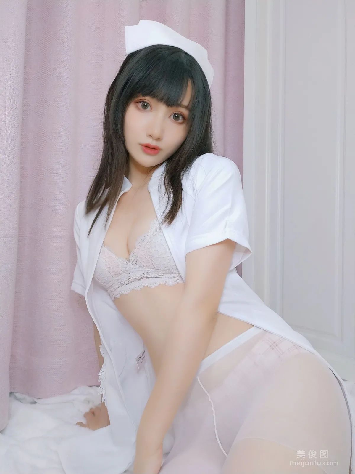 [网红COSER写真] 木之本果 - 看护妇 套图