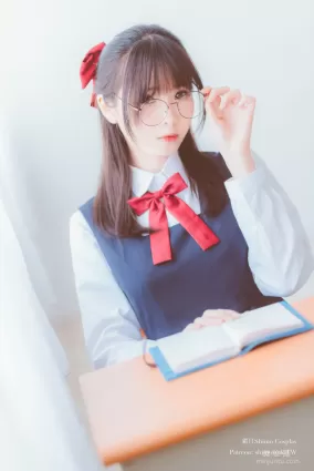 [网红COSER] 微博妹纸霜月shimo - JK校服的诱惑