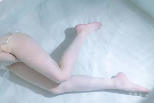 [网红COSER写真] 星野咪兔 - 情趣蕾丝 套图