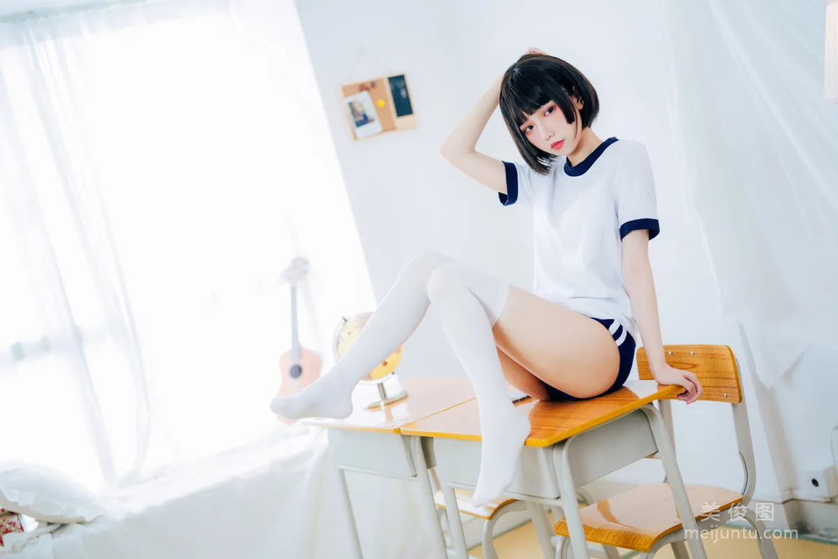 [网红COSER写真] 动漫博主果咩酱w - 体操服 套图
