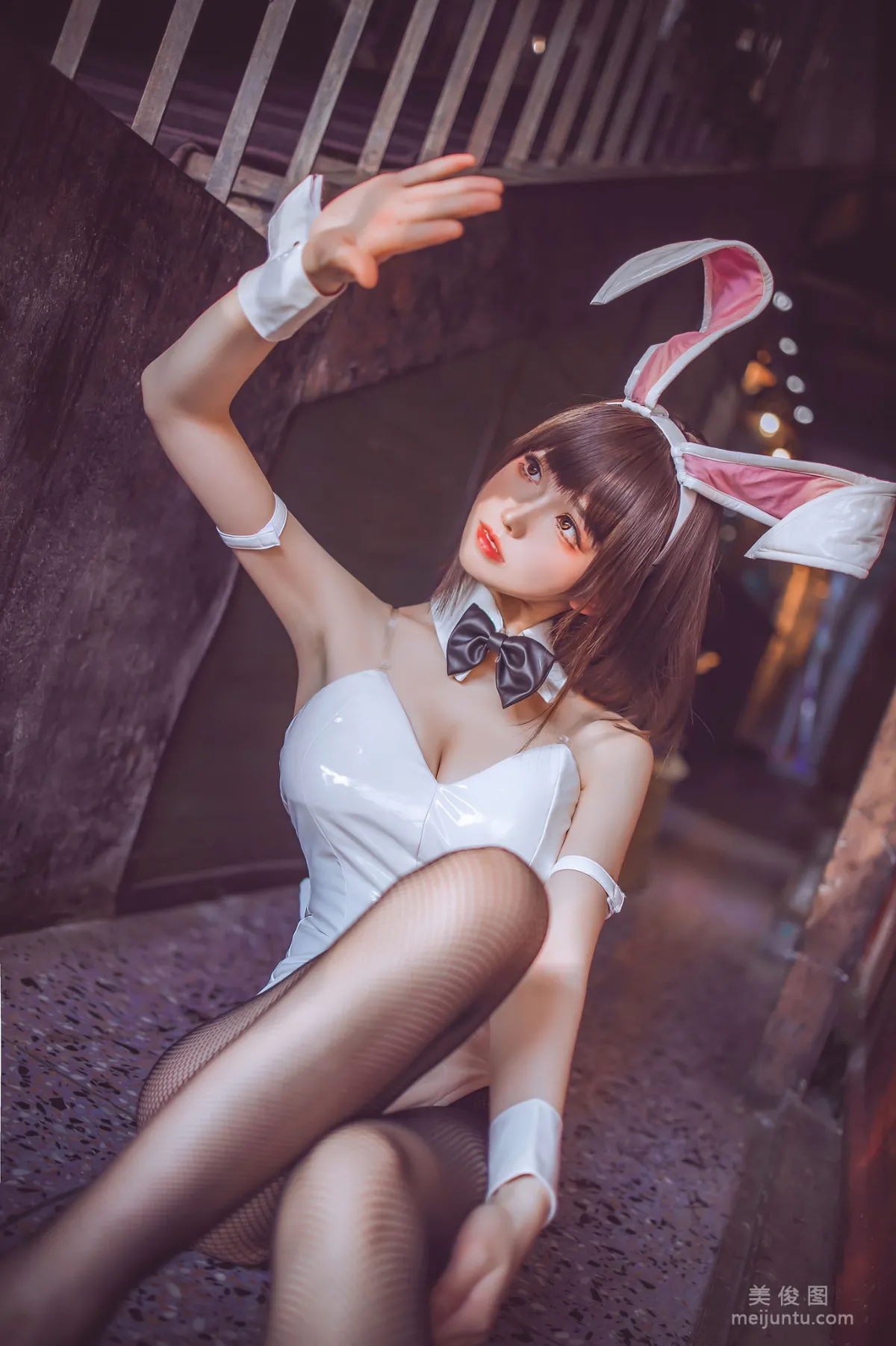 [网红COSER写真] 衣衣 - 加藤惠兔女郎