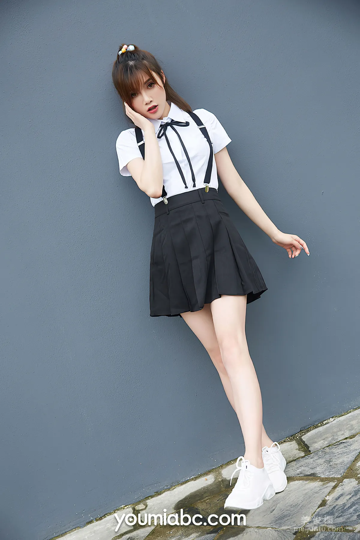 [尤蜜YouMi] 奶茶Emily - 火辣女特工 写真套图