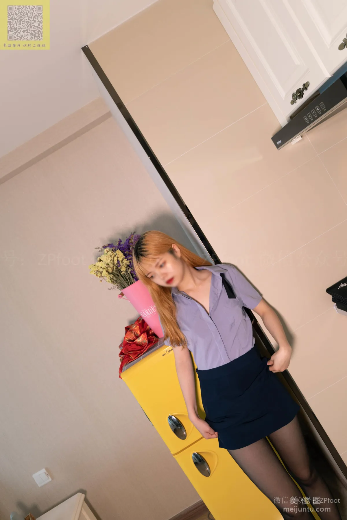 [山茶摄影LSS] NO.302 黑丝美腿少妇 写真套图