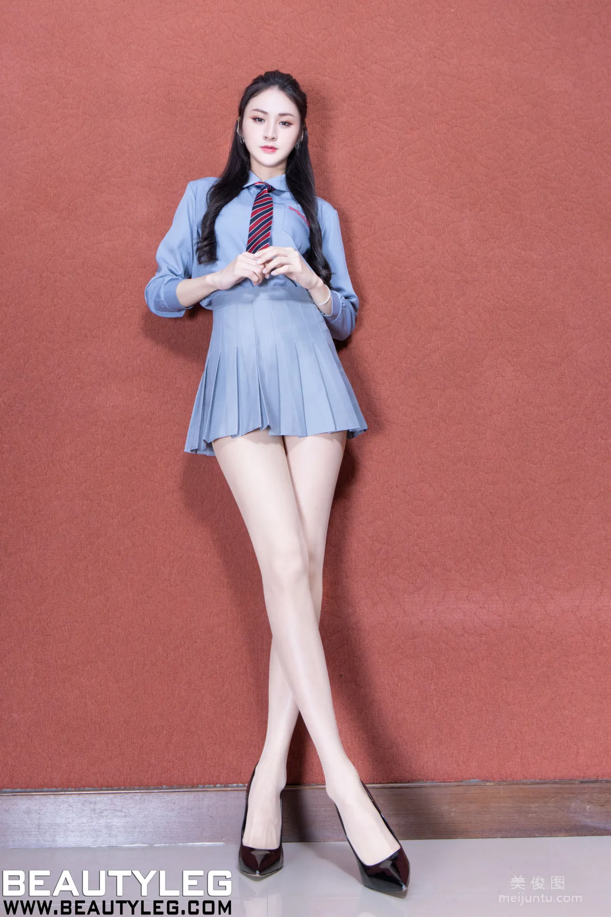 [Beautyleg] No.2087 腿模Lola - 丝袜美腿写真
