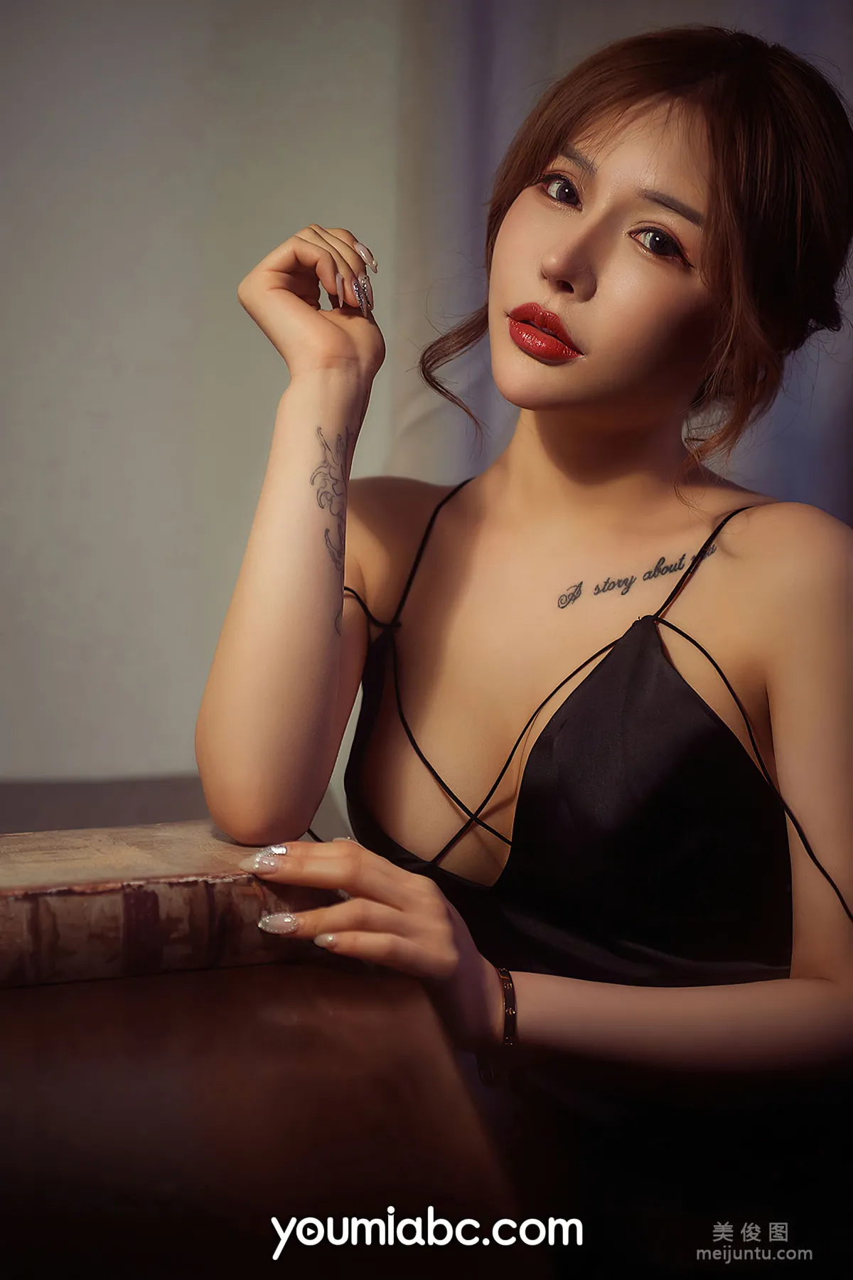 [尤蜜YouMi] 可可 - 夜晚の情调 写真套图