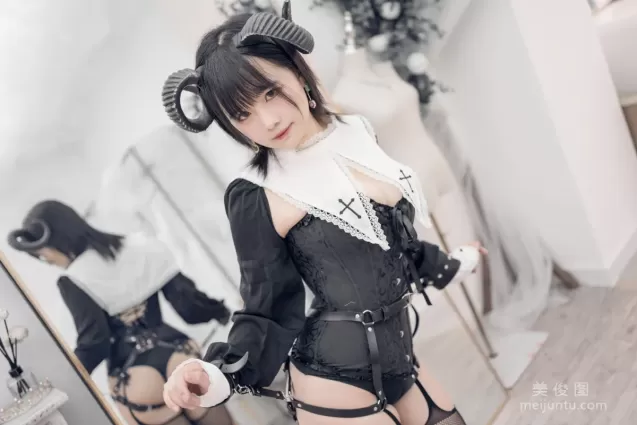 [COS福利] 阿半今天很开心 - 束缚恶魔 写真套图