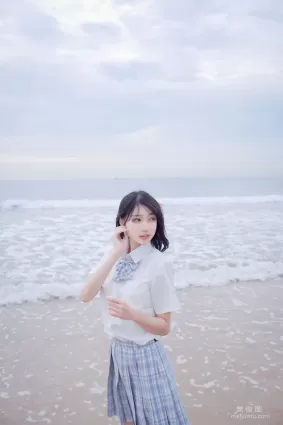 [COS福利] 周叽是可爱兔兔 - 海边jk