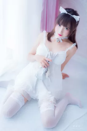 [喵糖映画] VOL.415 白裙少女 写真套图