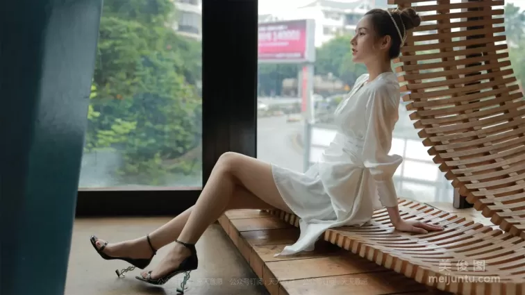 [IESS] 丝享家800： 九妹《法式连衣裙》