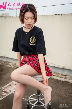 [大生模拍] NO.211 小小 - 天台美足 套图