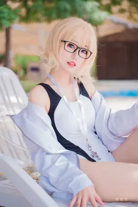 [COS福利] 猫君君MaoJun - 贞德竞技泳装 写真套图