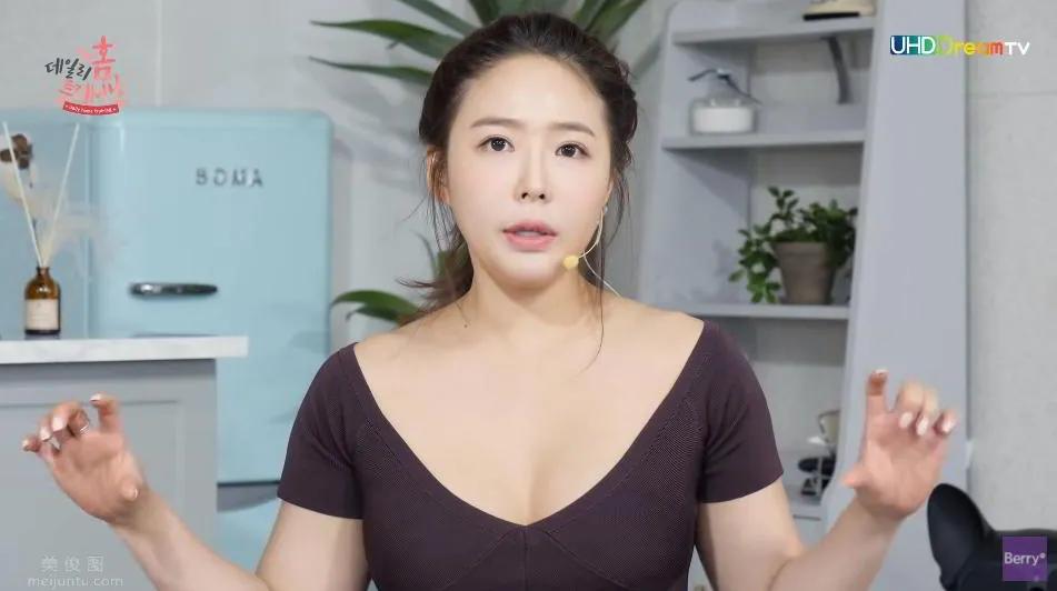 韩国瑜伽老师《李素熙》伏地挺身!老师在教你有没有在看?