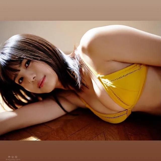 满分朝气美少女《朝日ななみ》！阳光笑容、窈窕胴体充满夏日香气！