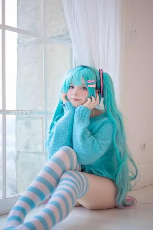 日本餐厅出现初音真人！俄罗斯正妹《Saya Scarlet》飘洋过海追梦！