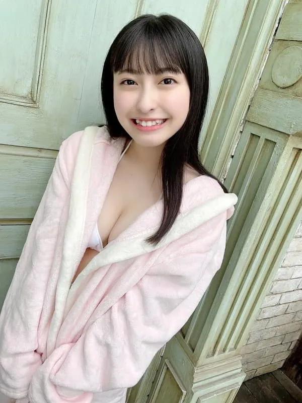 透明感偶像《竹内月音》白皙肌肤展现青春芬芳！