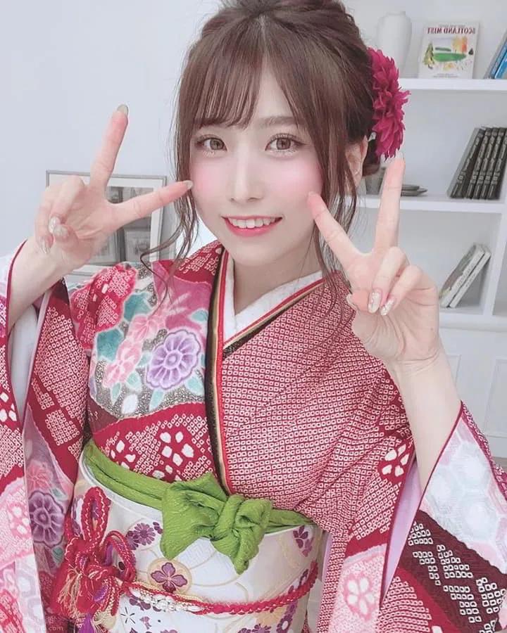 和服下藏着大秘密！网红正妹《纱爱》散发浓郁日式奶香！