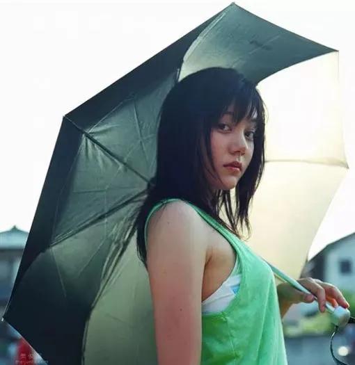 《宝矿力水得广告女郎TOP10》看到她们就能清爽一夏！