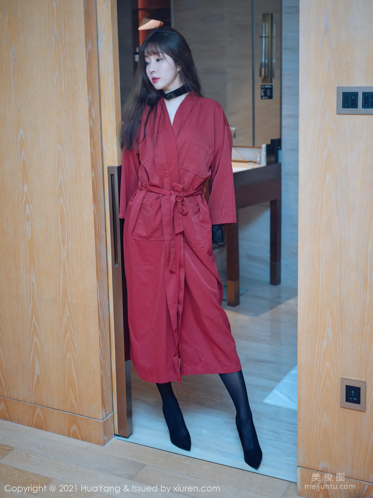 [花漾HuaYang] Vol.373 王雨纯 - 黑色主题的皮衣情趣服饰