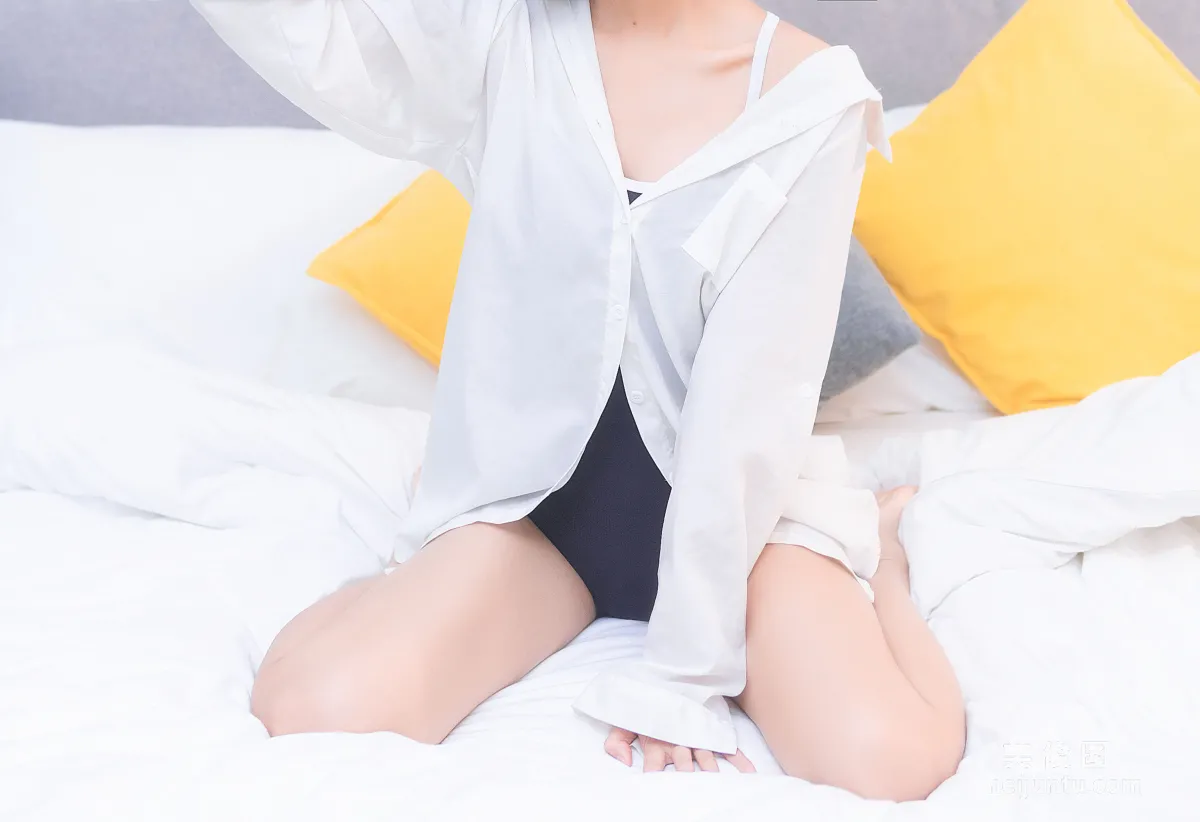 [COS福利] 微博妹子三度_69 - 衬衫日常 写真套图