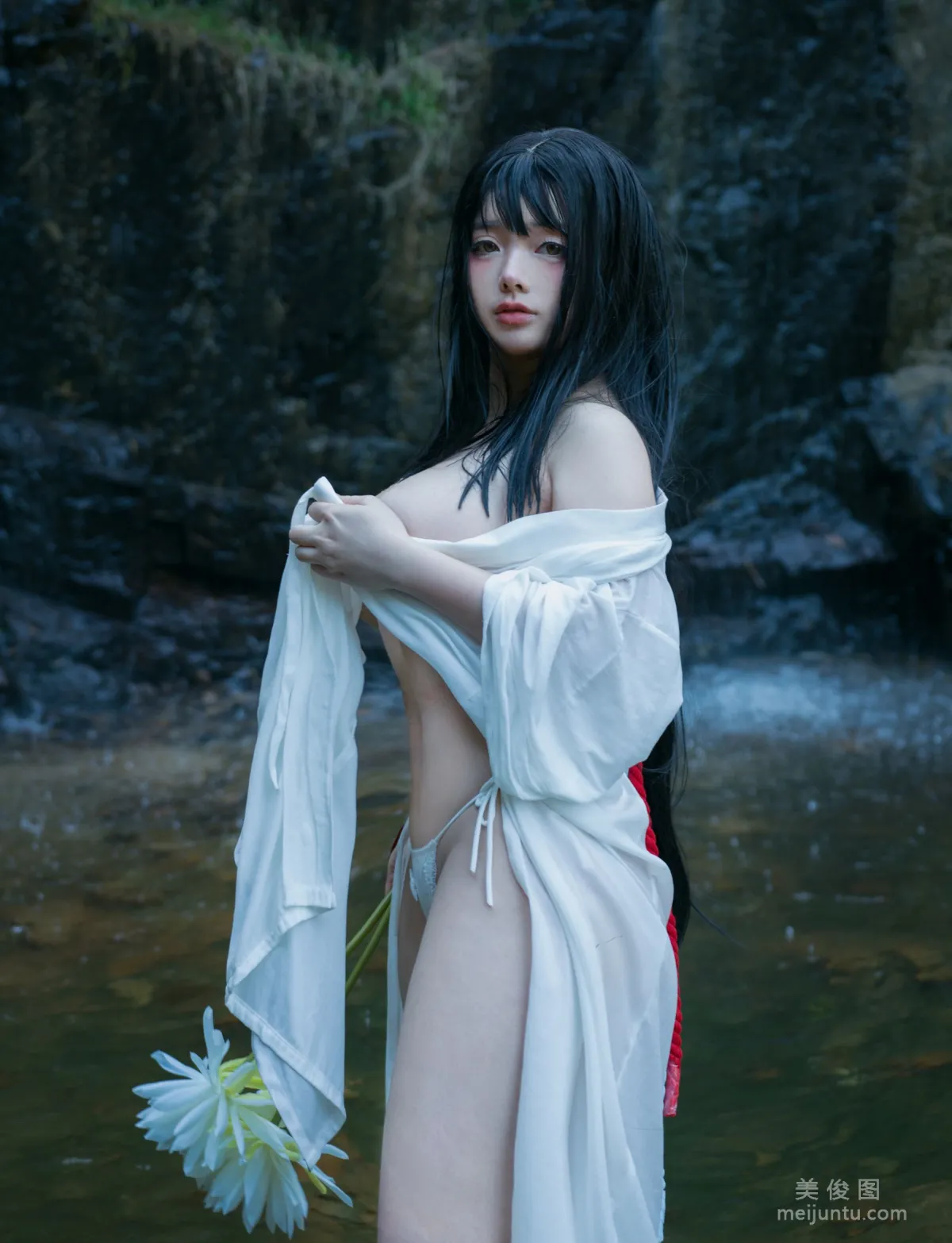 [COS福利] NinJA阿寨寨 - 神明巫女