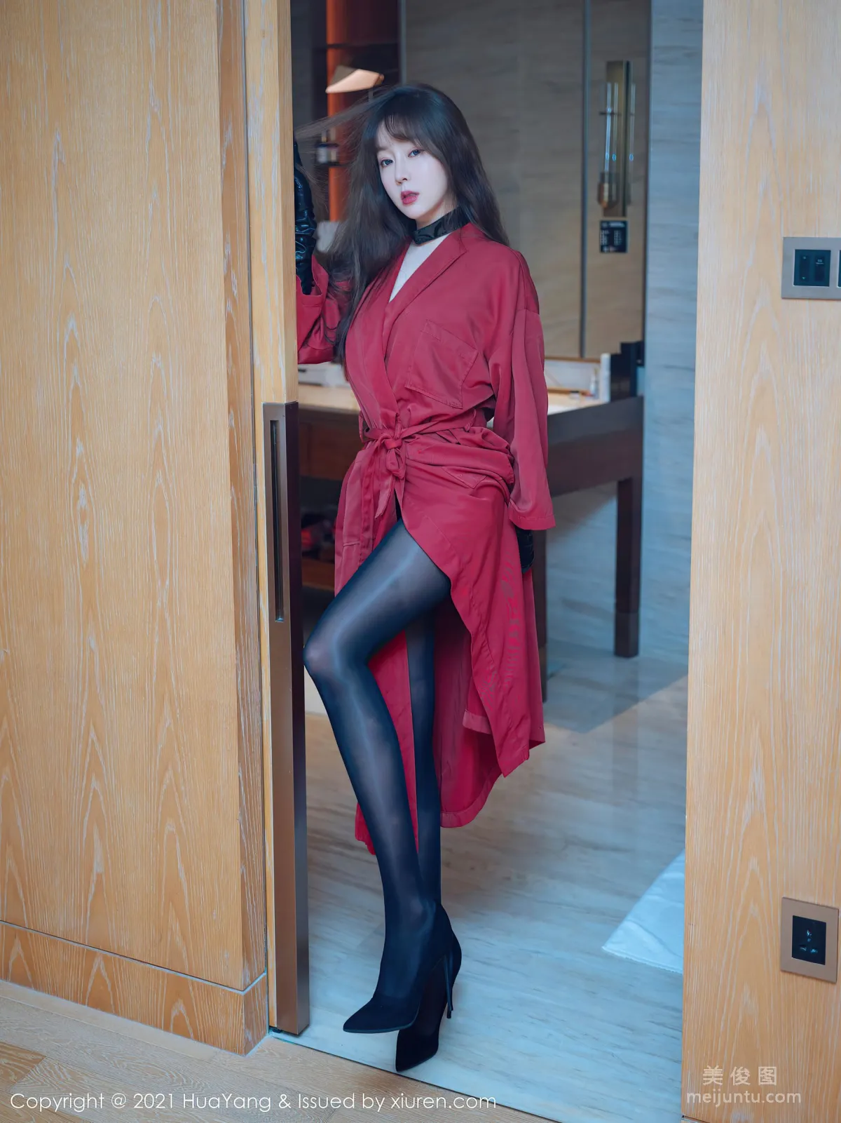 [花漾HuaYang] Vol.373 王雨纯 - 黑色主题的皮衣情趣服饰