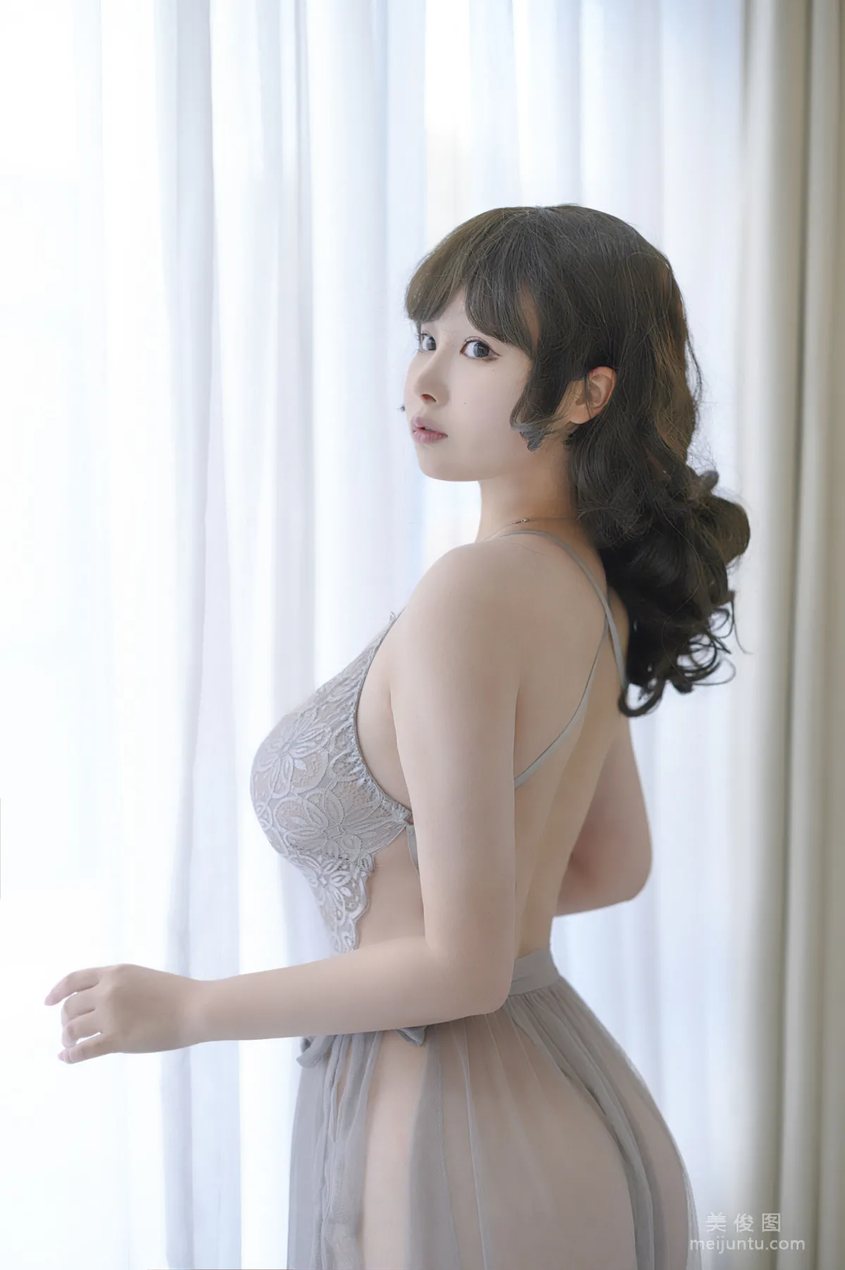 [COS福利] PAKI酱 - 浮沉 写真套图