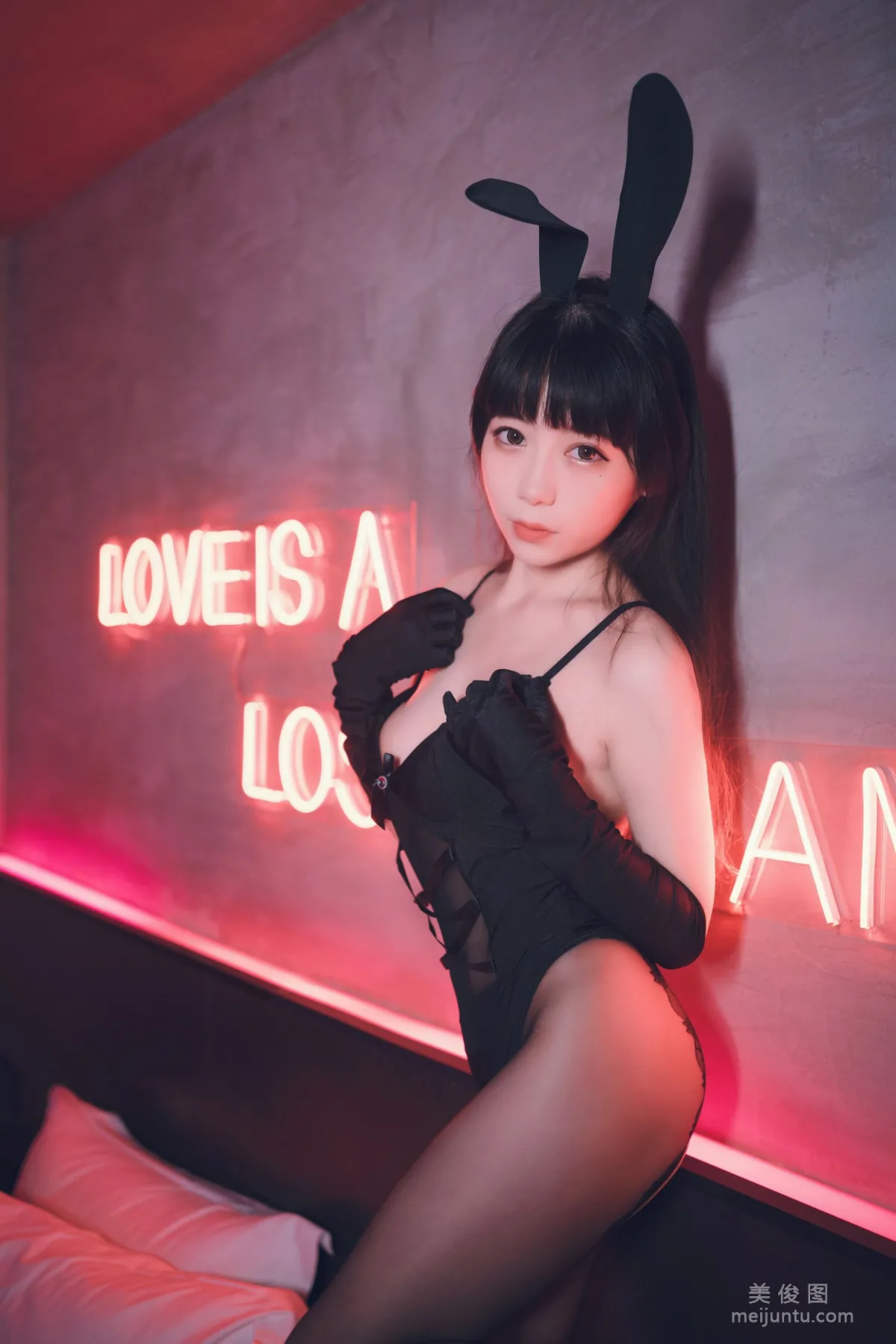 [COS福利] usejan - 黑兔 写真套图