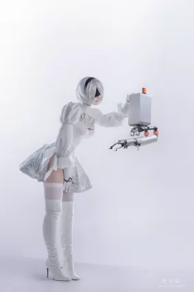 国外美女SayaTheFox - 2B White Dress