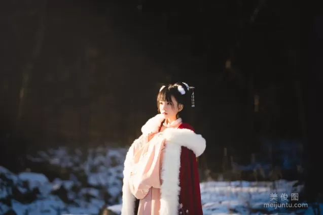 [COS福利] 桜桃喵 - 熹微 写真套图