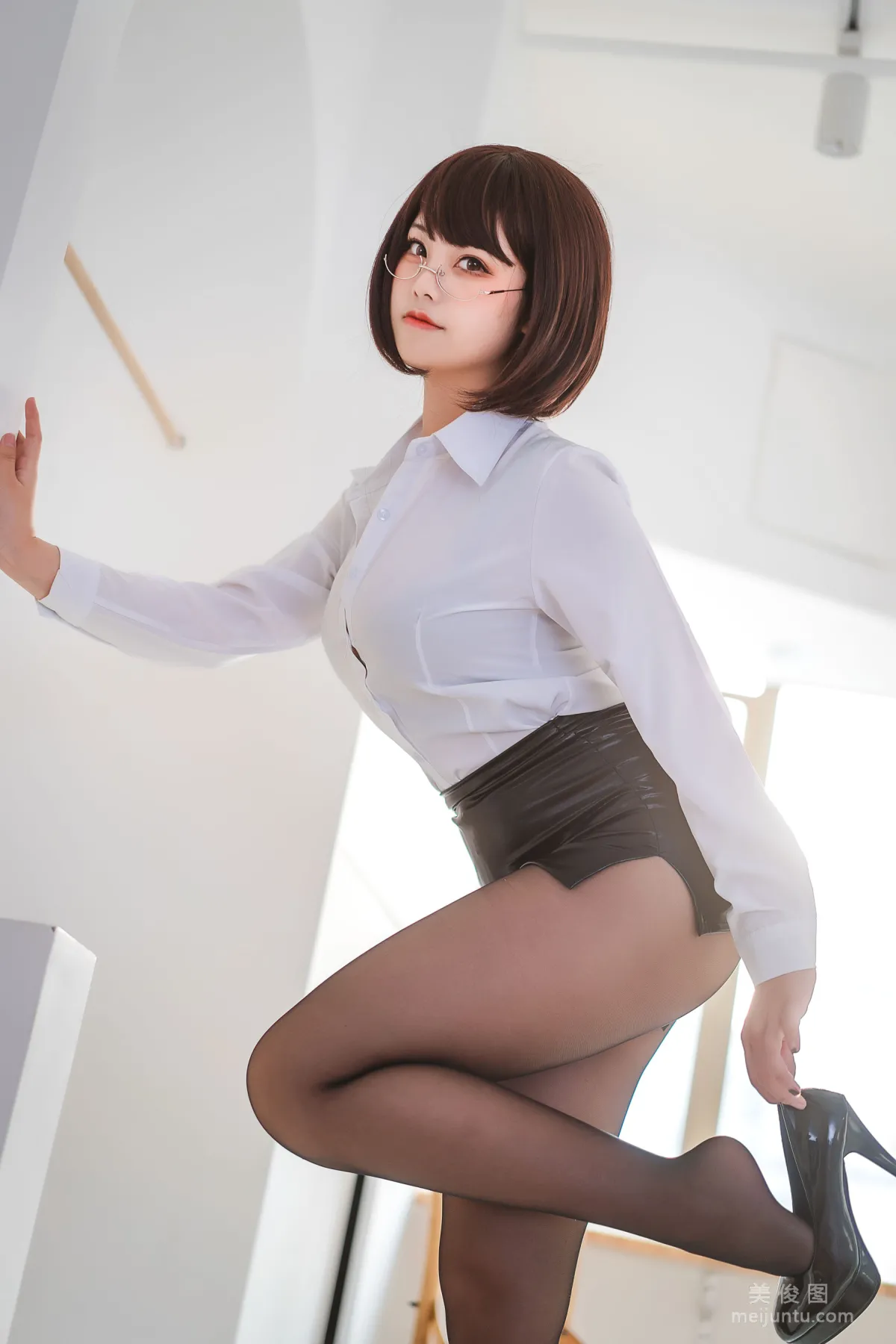 萌系小姐姐蜜汁猫裘 - 醉OL 写真套图
