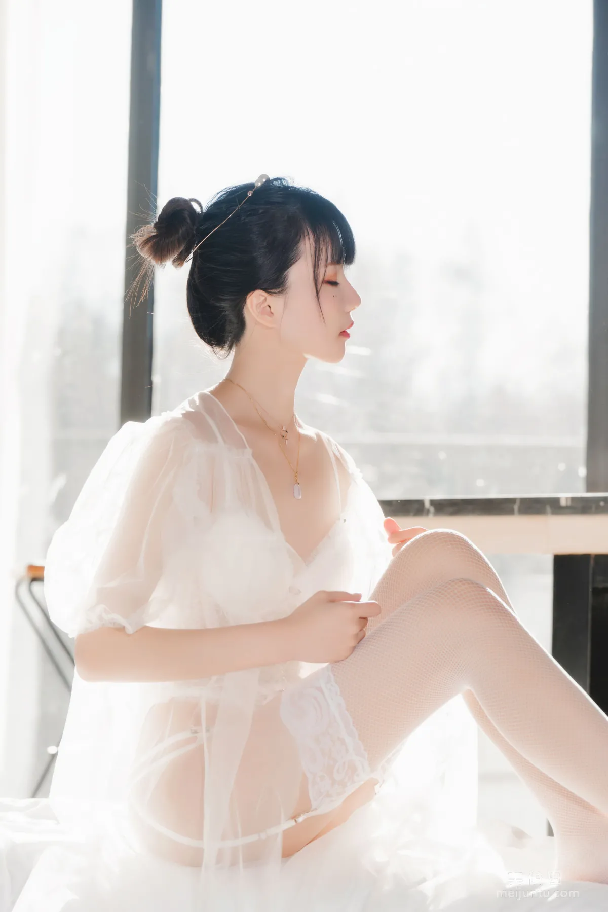 [COS福利] 桜桃喵 - 白纱糖01 写真套图