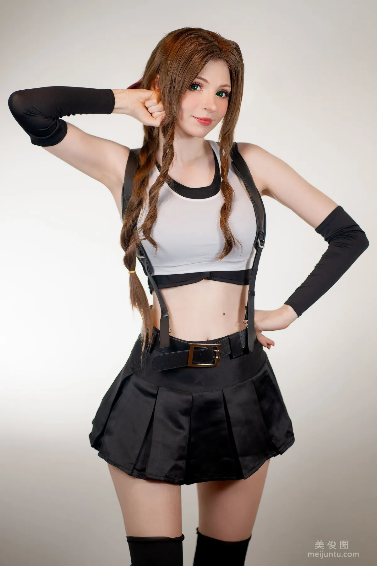 [网红COSER] Peach milky - Aerith Tifa Swap