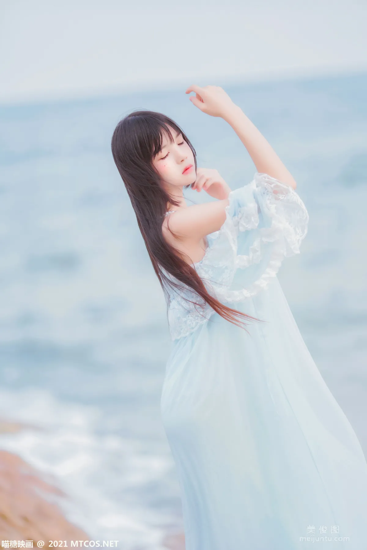 [喵糖映画] VOL.380 海边长裙 写真套图