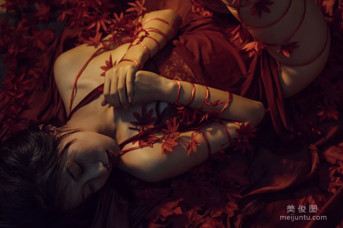 [网红COSER] 云溪溪 - 花与绳