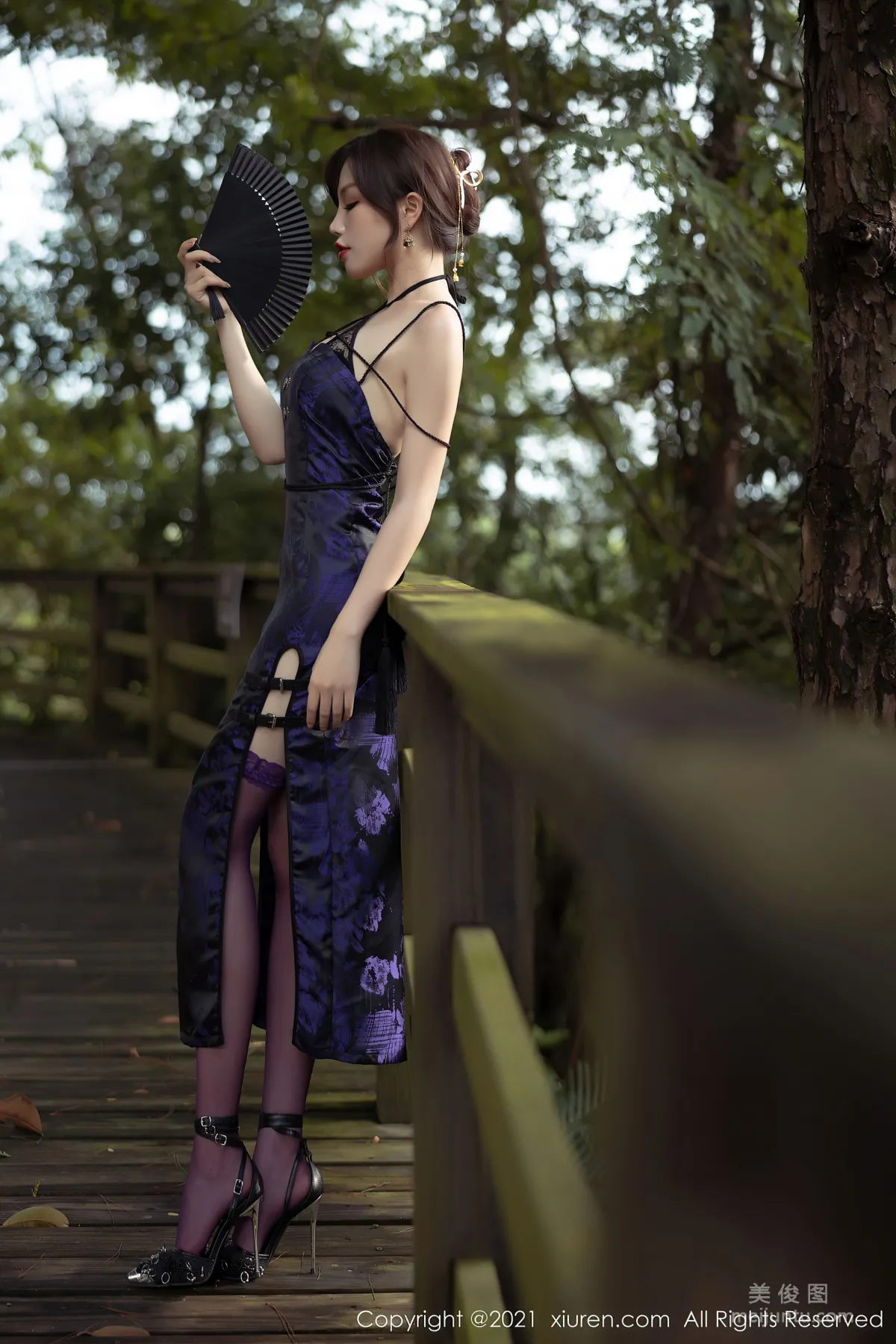 [秀人XiuRen] No.3794 芝芝Booty - 绚丽古典的紫色旗袍
