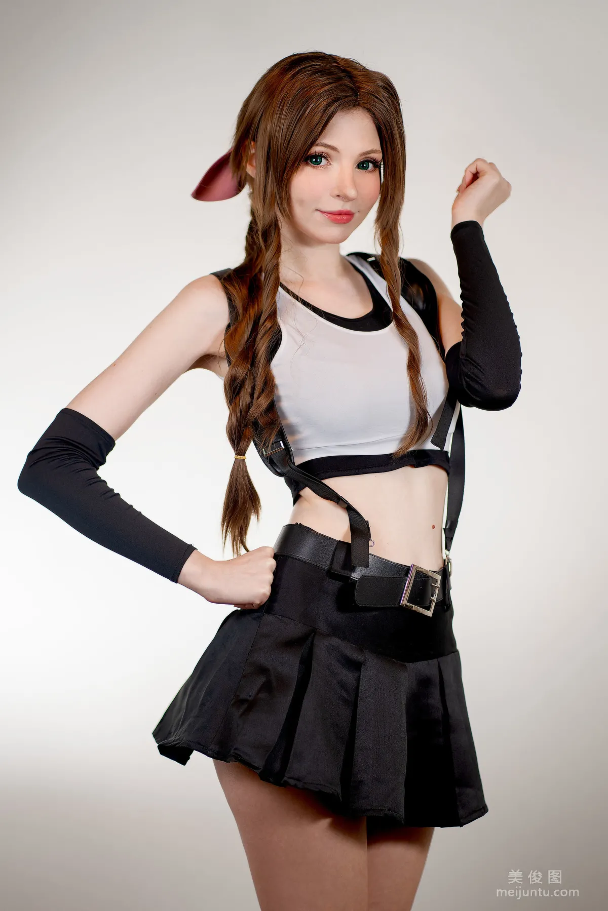 [网红COSER] Peach milky - Aerith Tifa Swap