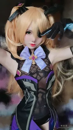 [网红COSER] Sally Dorasnow - Fischl Selfie