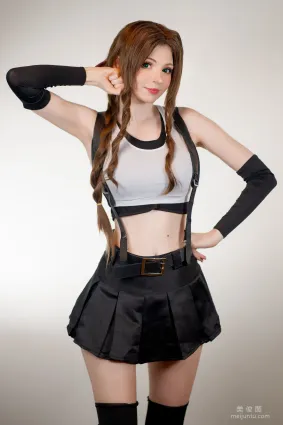 [网红COSER] Peach milky - Aerith Tifa Swap