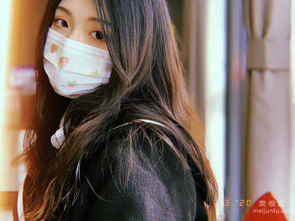 [网红COSER写真] 一米八的大梨子 - 冬日女友 套图