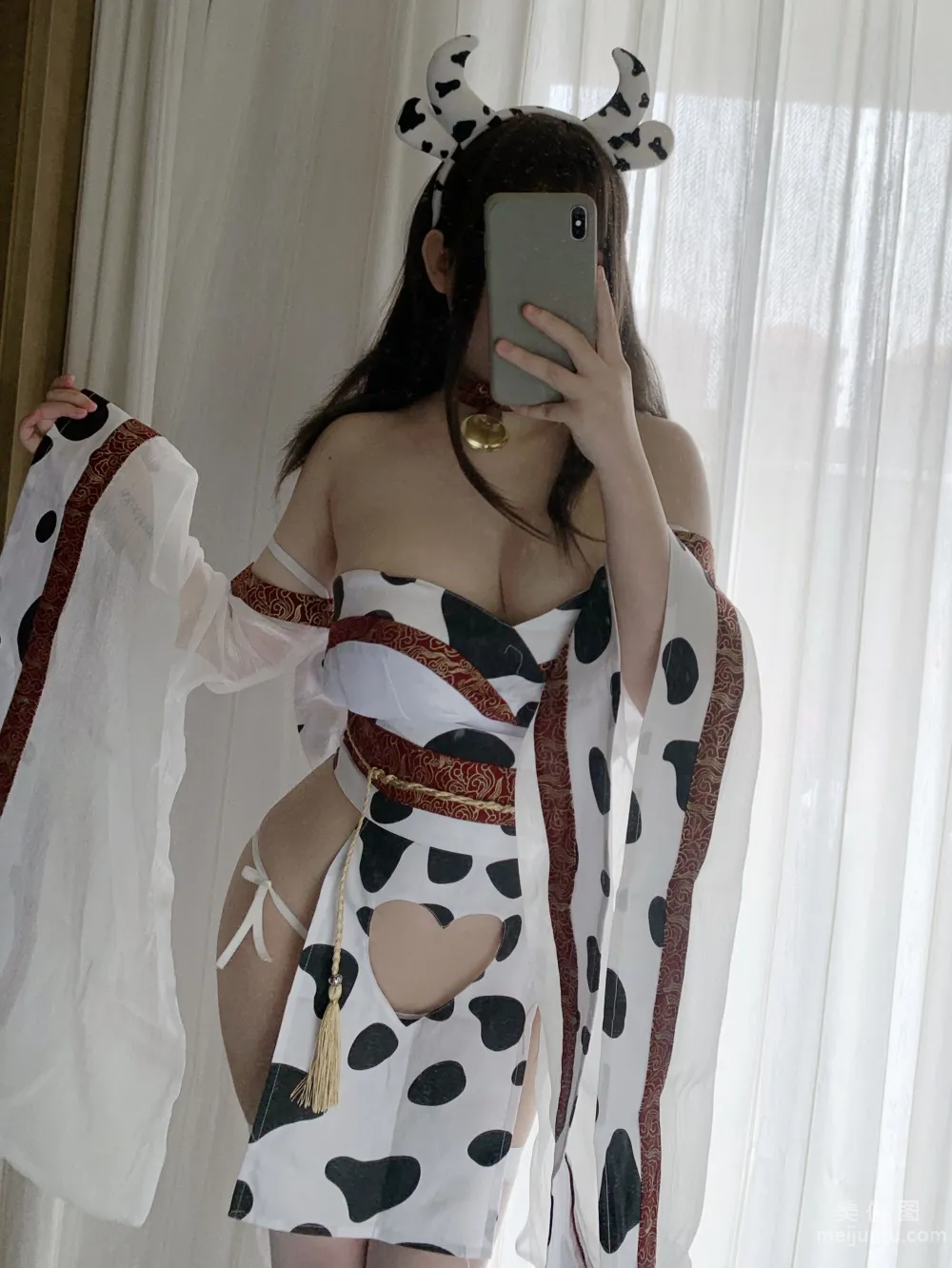 [网红COSER写真] 是依酱呀 - 牛牛和服