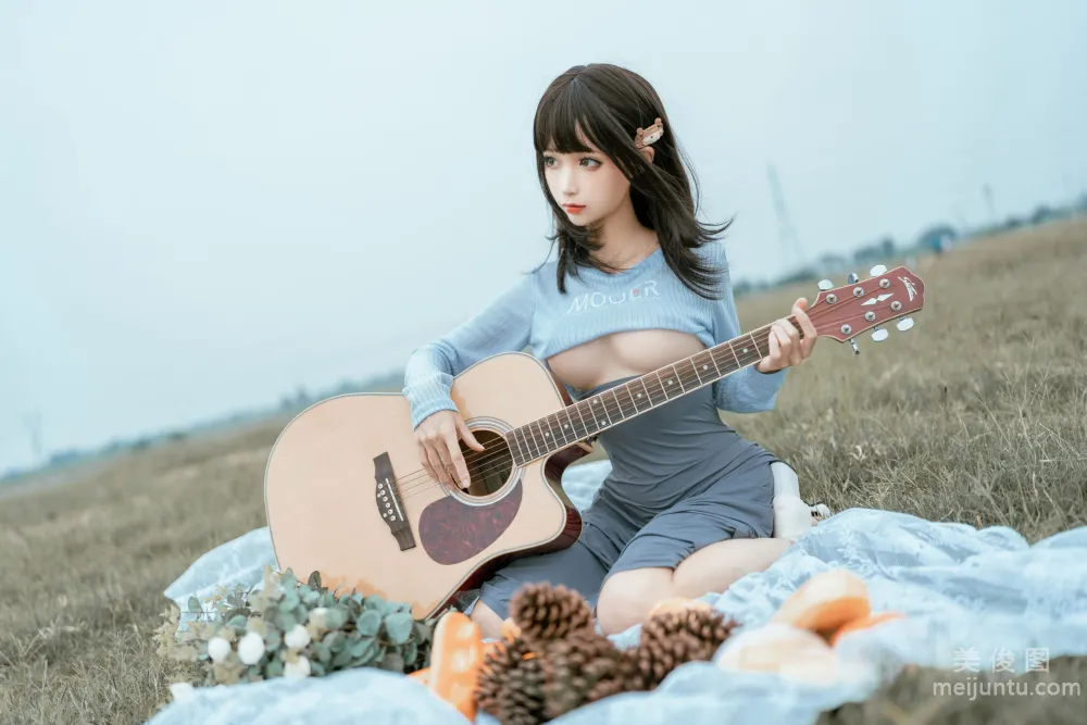 [网红COSER写真] 蠢沫沫 - 吉他妹妹 套图