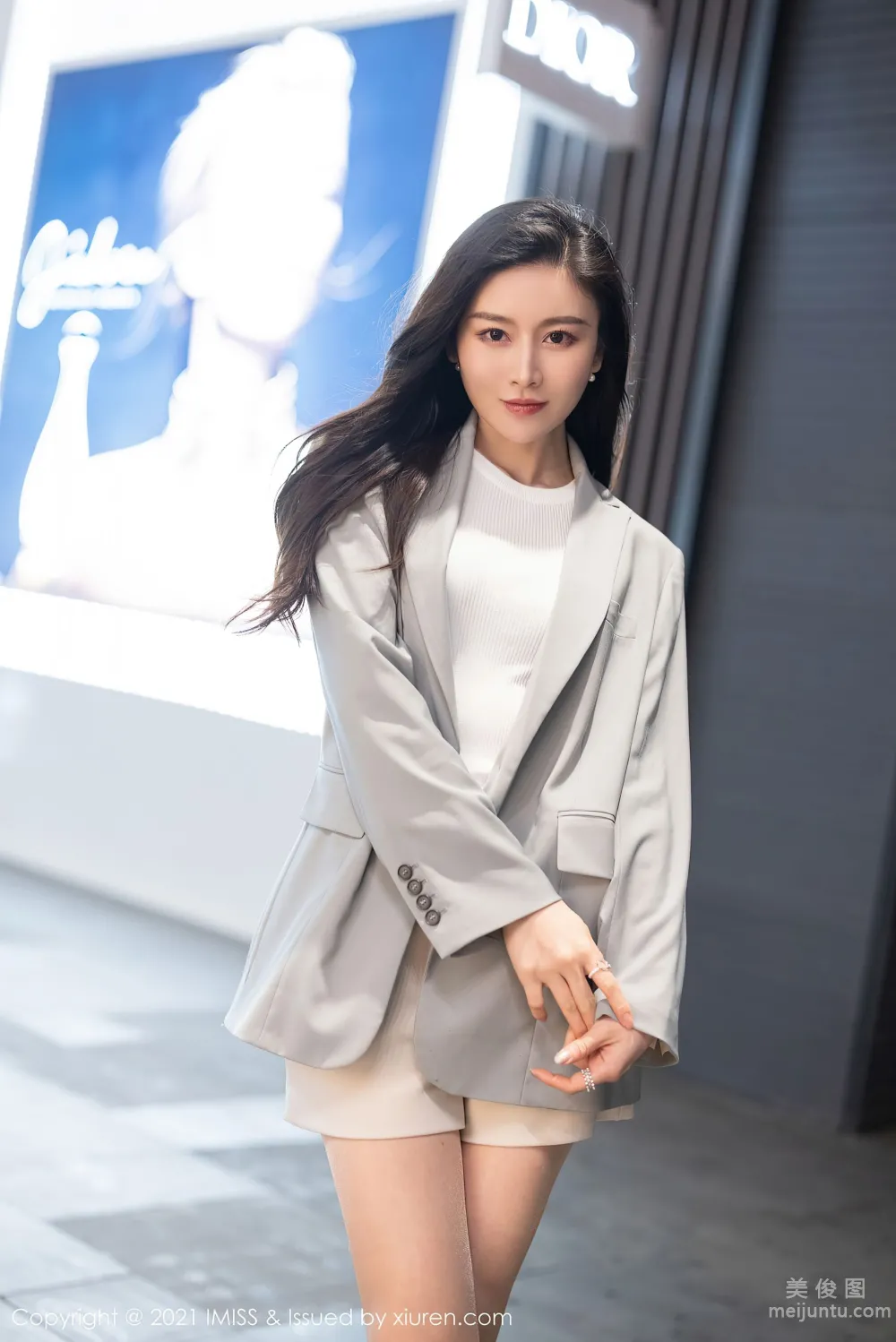 [爱蜜社IMiss] Vol.610 Vanessa - 优雅多姿的职场OL