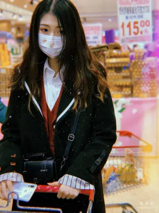 [网红COSER写真] 一米八的大梨子 - 冬日女友 套图